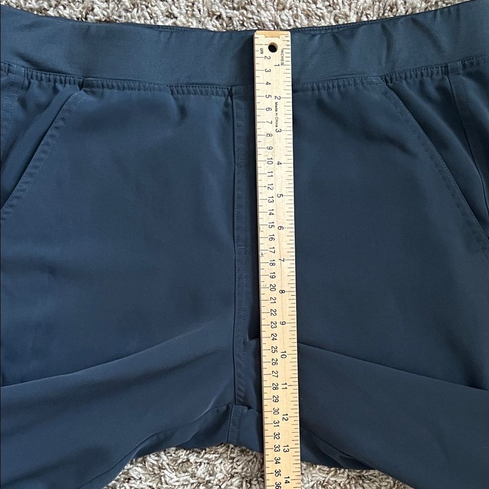 EUC Figs Scrub Pants in Size M - Picture 9 of 12